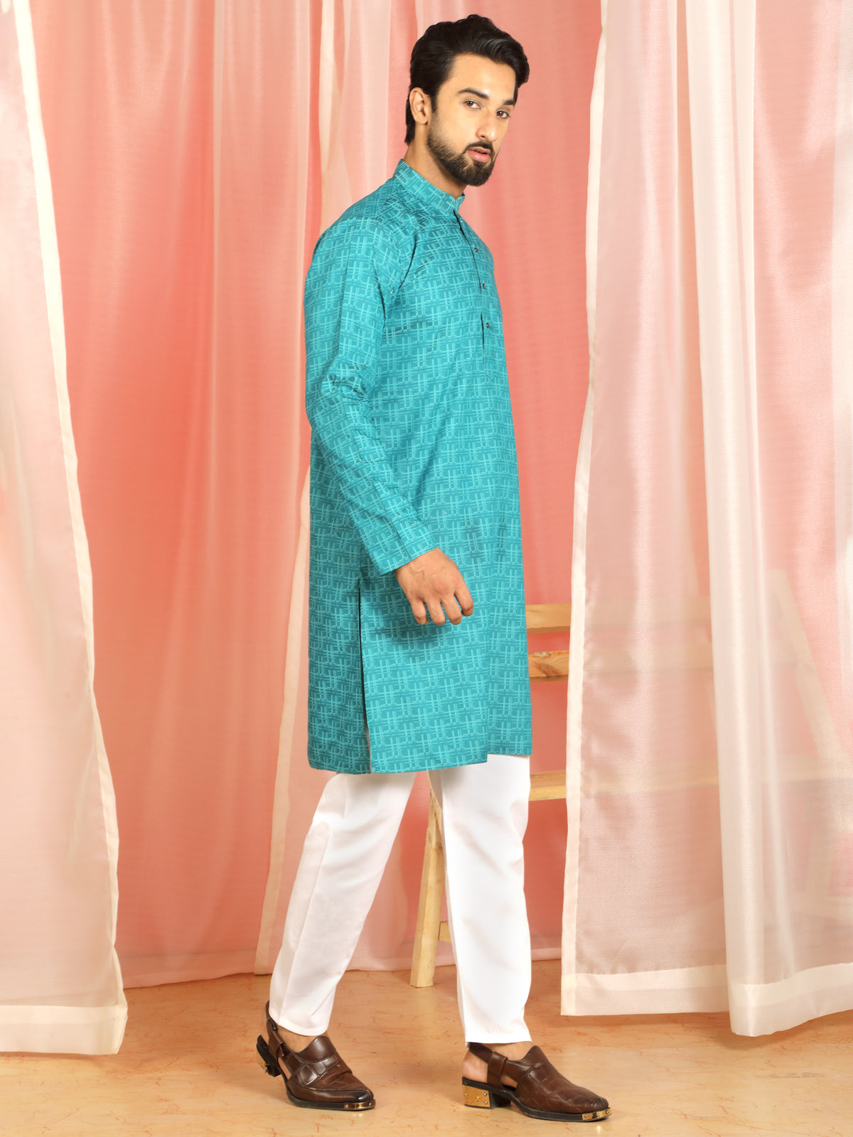 Men Cotton Geometric Mandarin Collor Kurta - Turquoise
