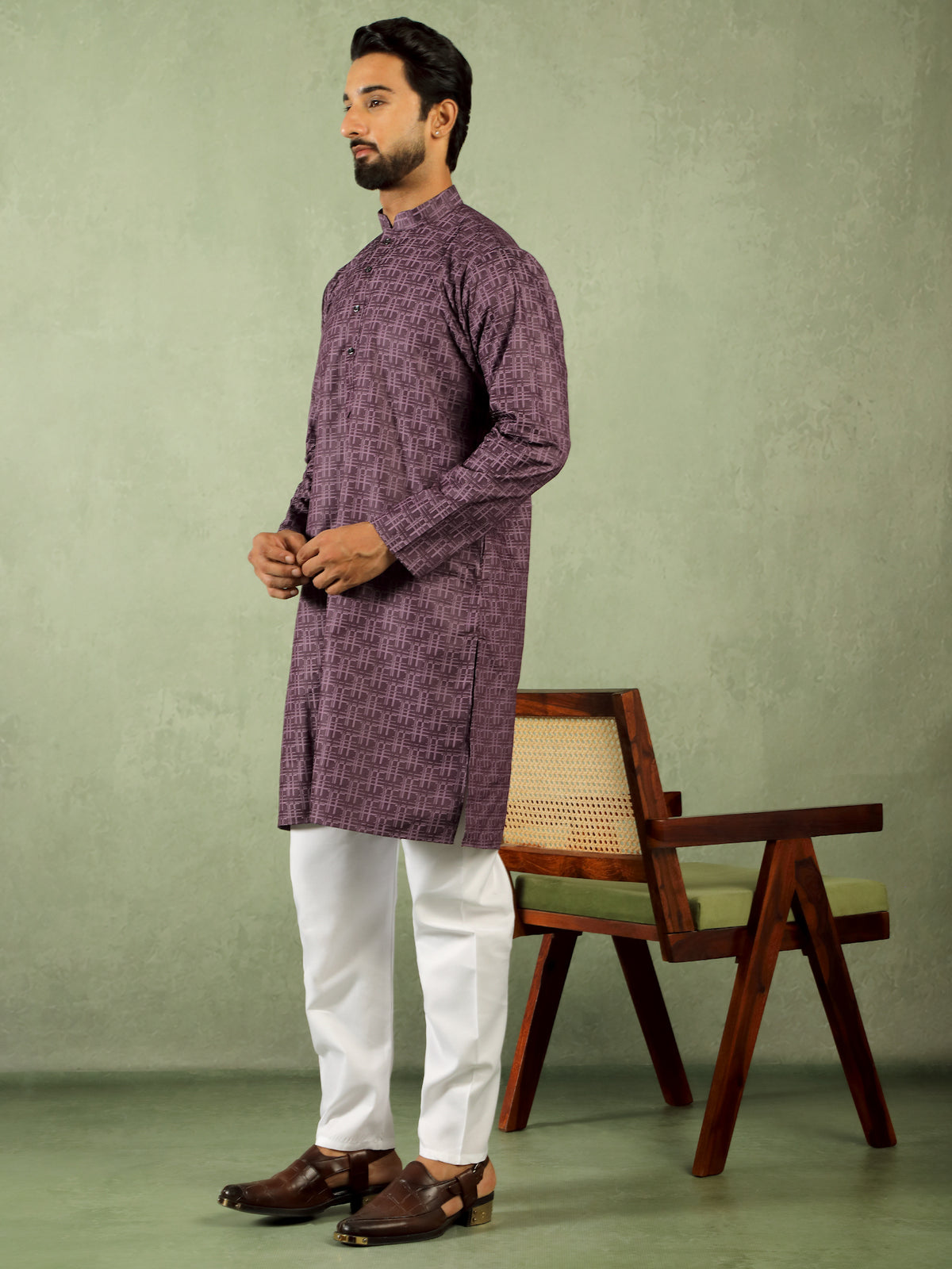 Men Cotton Geometric Mandarin Collor Kurta - Wine