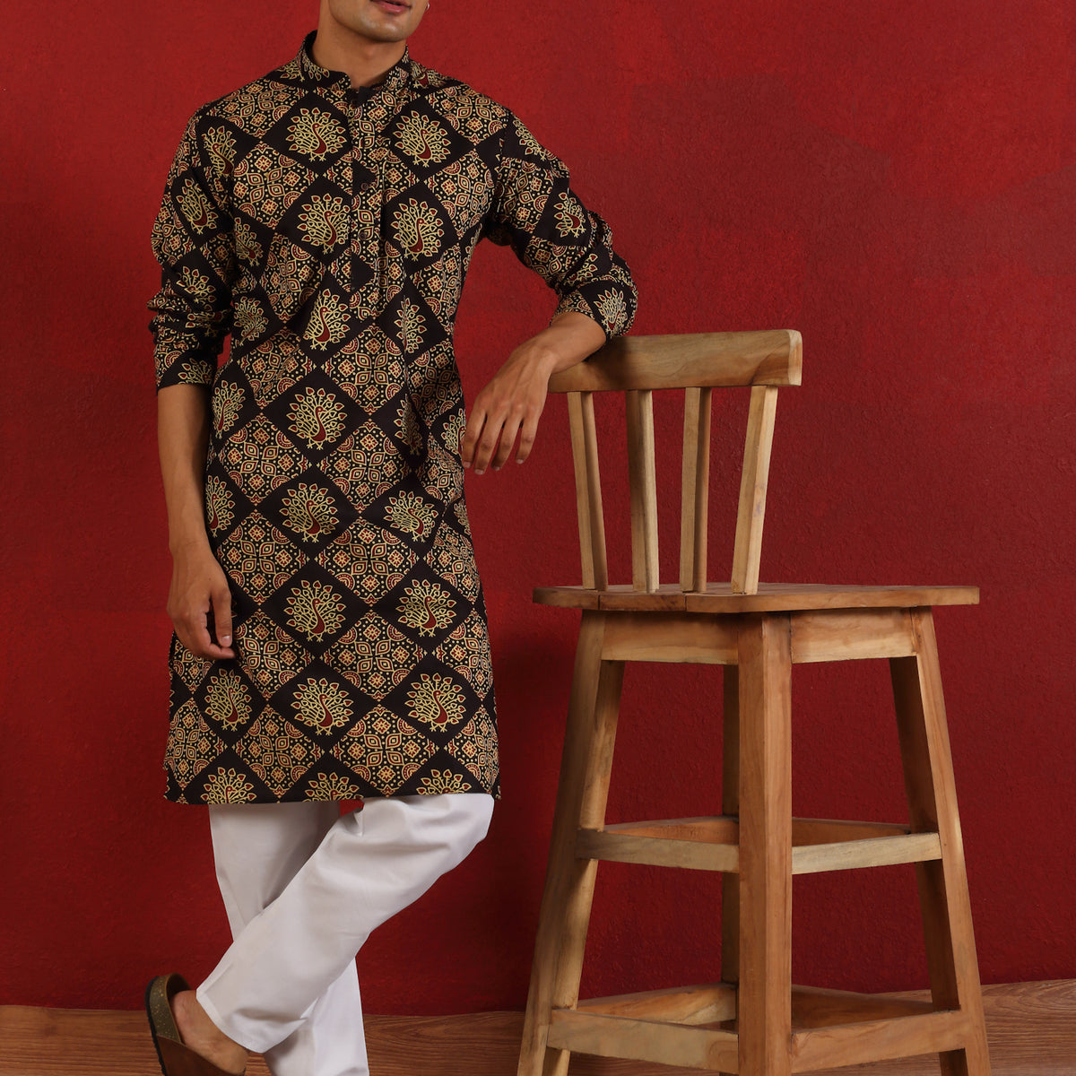 Men's Peacock Motif Jaipuri Printed Pure Cotton Kurta with White Pajama Set