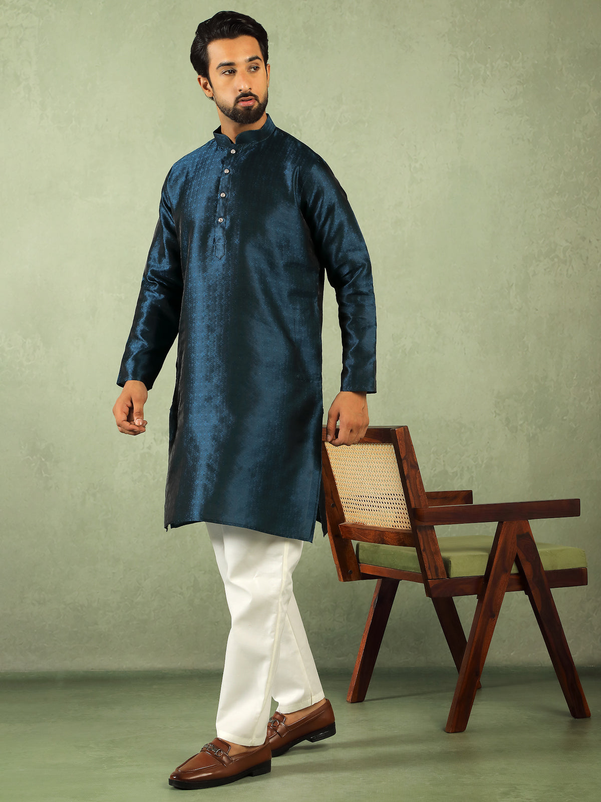 Men Jacquard Floral Mandarin Collor Long Kurta - Navy Blue