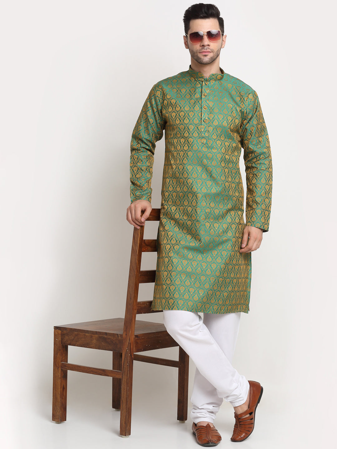 Jacquard Woven Design Paisley Kurta & White Pyjama Set