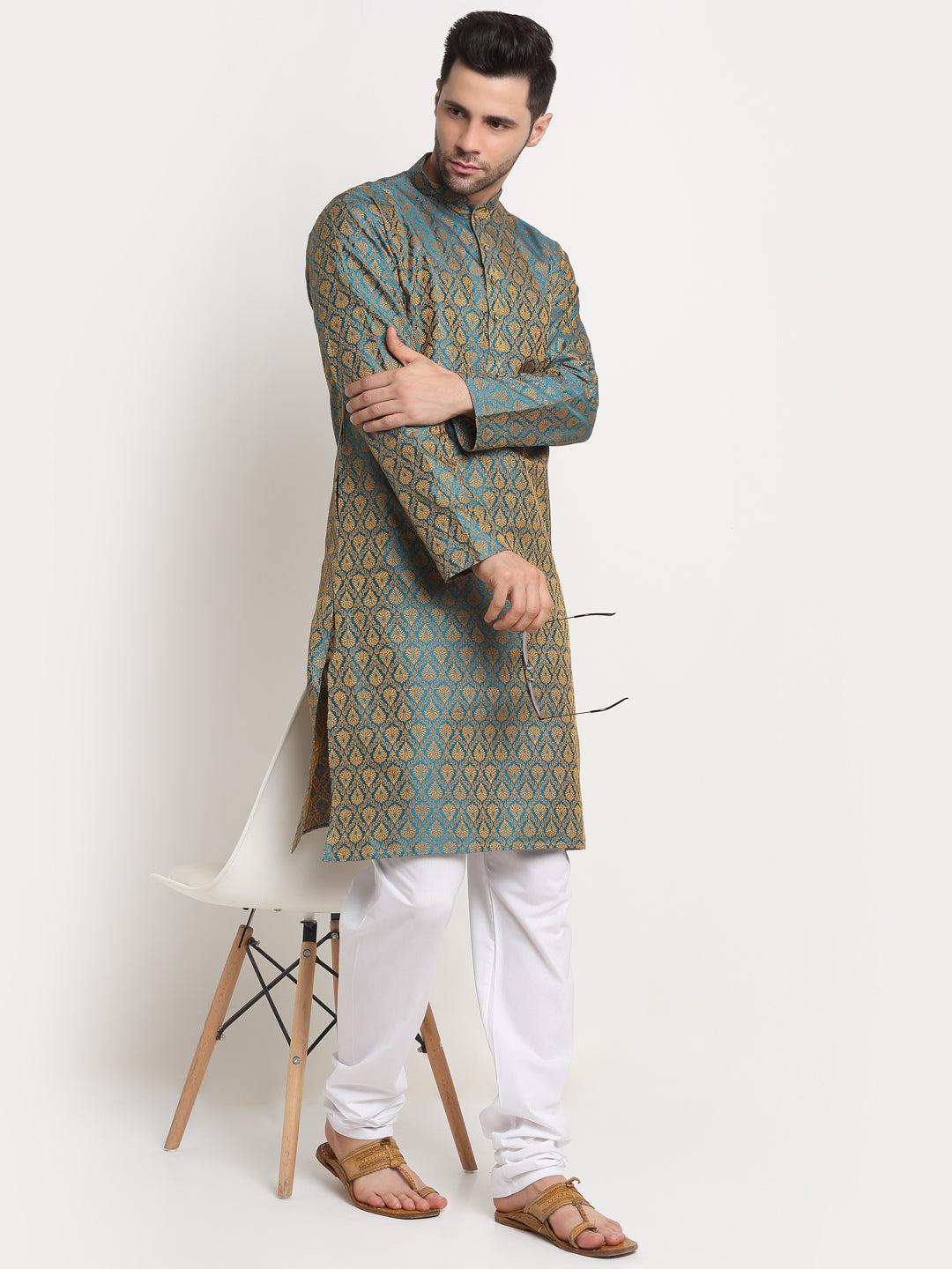 Jacquard Woven Design Paisley Kurta & White Pyjama Set