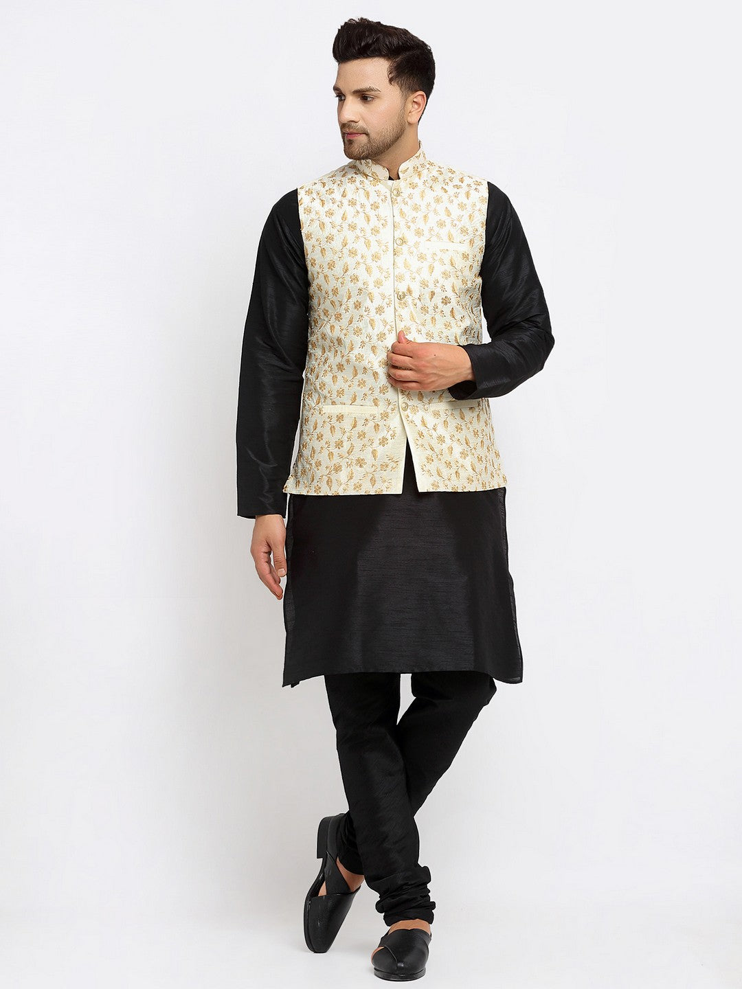 KRAFT INDIA Mens Black Kurta and churidar with embroided Zari Nehru jacket