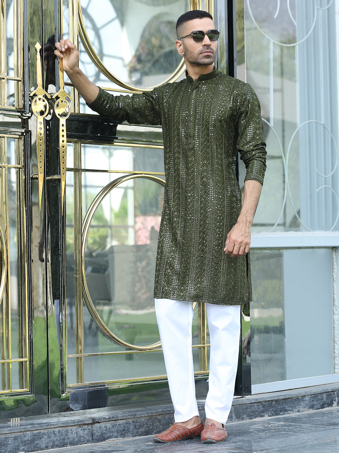 Silk Rayon Ethnic Motifs Embroidered Mandarin Collar Sequinned Kurta with Elastic Waistband White Pyjama