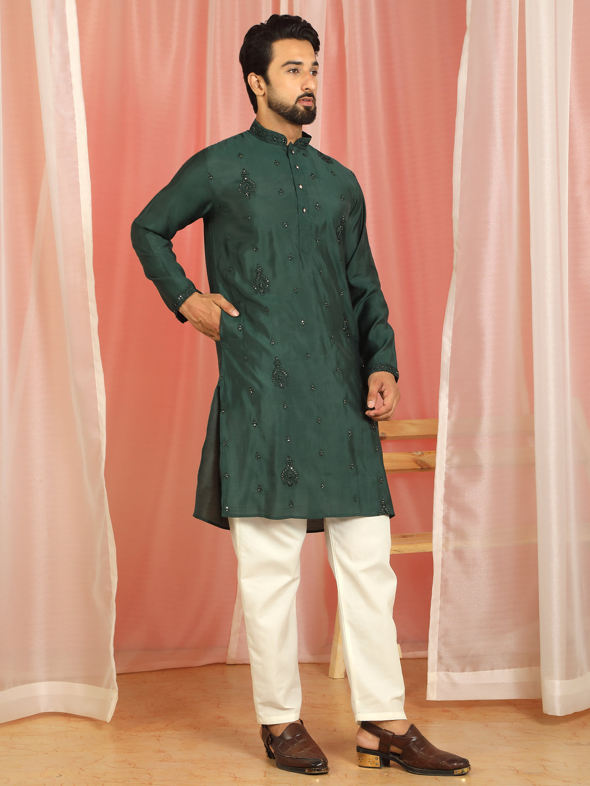 Men Cotton Silk Embroidered Ethnic Kurta - Green