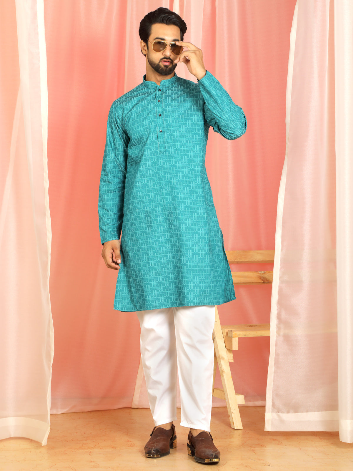 Men Cotton Geometric Mandarin Collor Kurta - Turquoise