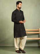 Men Cotton Silk Ethnic Motifs Zip Closure Kurta - Black