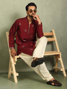 Men Cotton Silk Ethnic Motifs Zip Closure Kurta - Maroon