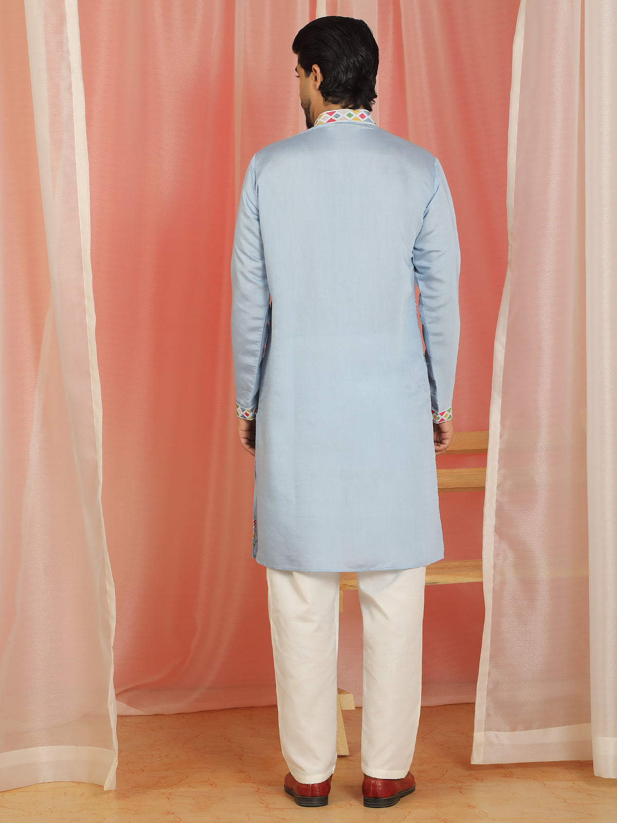 Men Cotton Silk Floral Embroidered Zip Closure Kurta - Blue