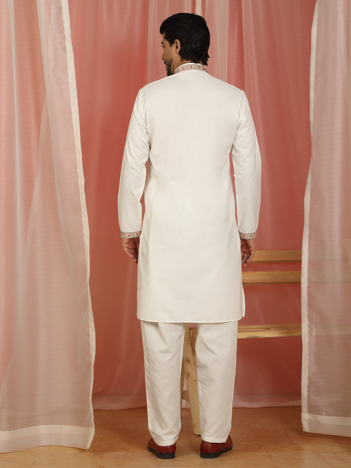 Men Cotton Silk Floral Embroidered Zip Closure Kurta - Cream