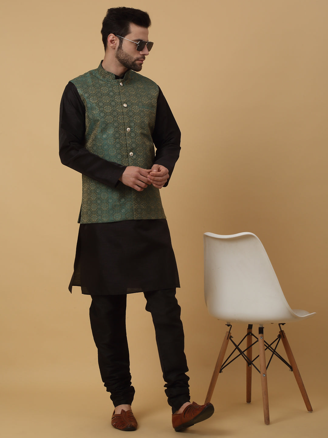 KRAFT INDIA Men's Silk Blend Black Kurta, Churidar with Jacquard Bandhani Silk Blend Nehru Jacket Set