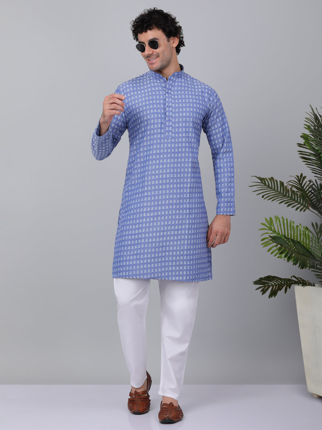 KRAFT INDIA Men Pure Cotton Ethnic Motif Knee Length Kurta With White Elastic Waistband Pyjama Set