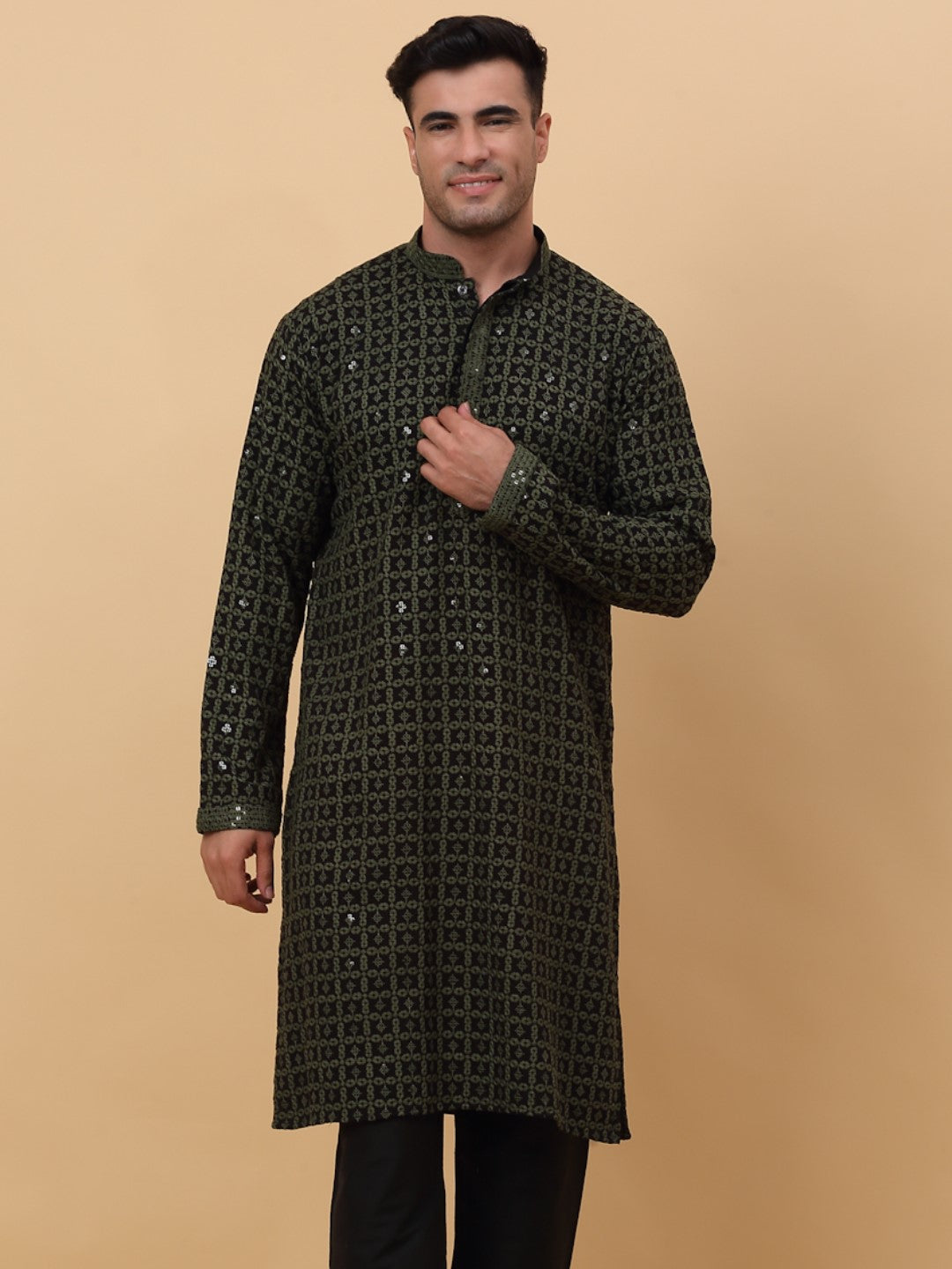 Men's Cotton Blend Embroidered Chikankari Kurta