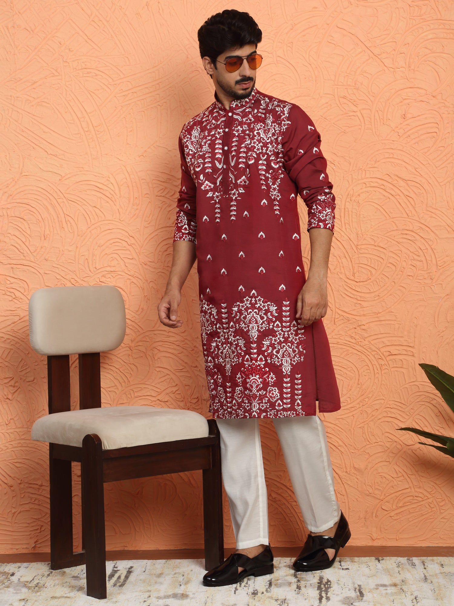 LUXE-Men's Cotton Silk Floral Embroidered Kurta