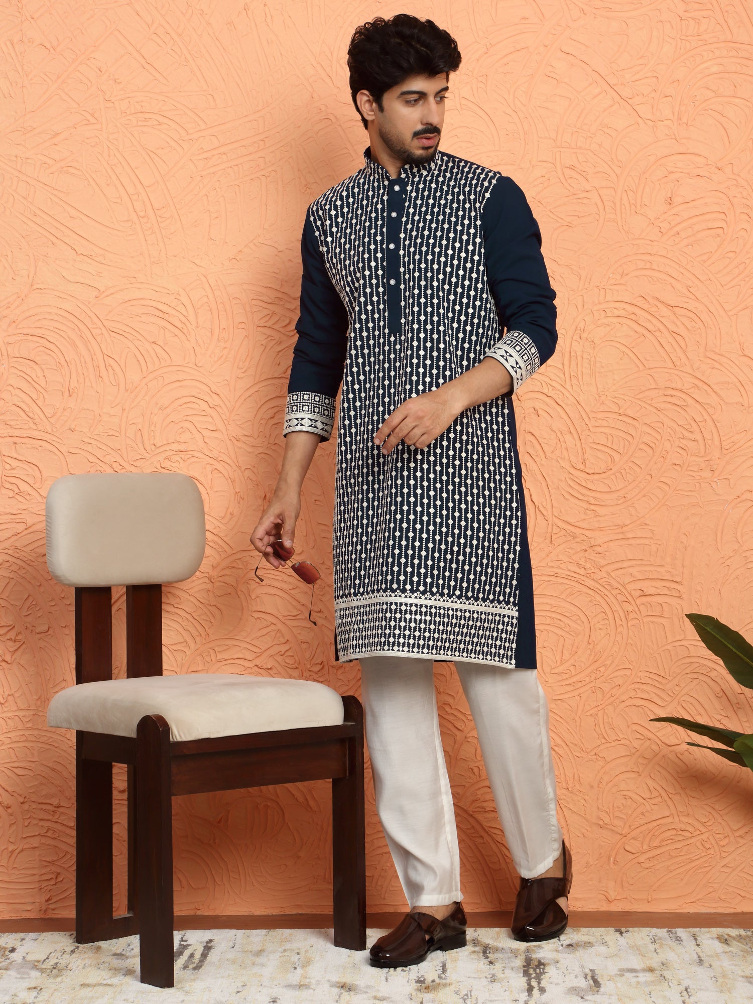 LUXE- Men's Georgette Sequins Thread Work Embroidered Kurta