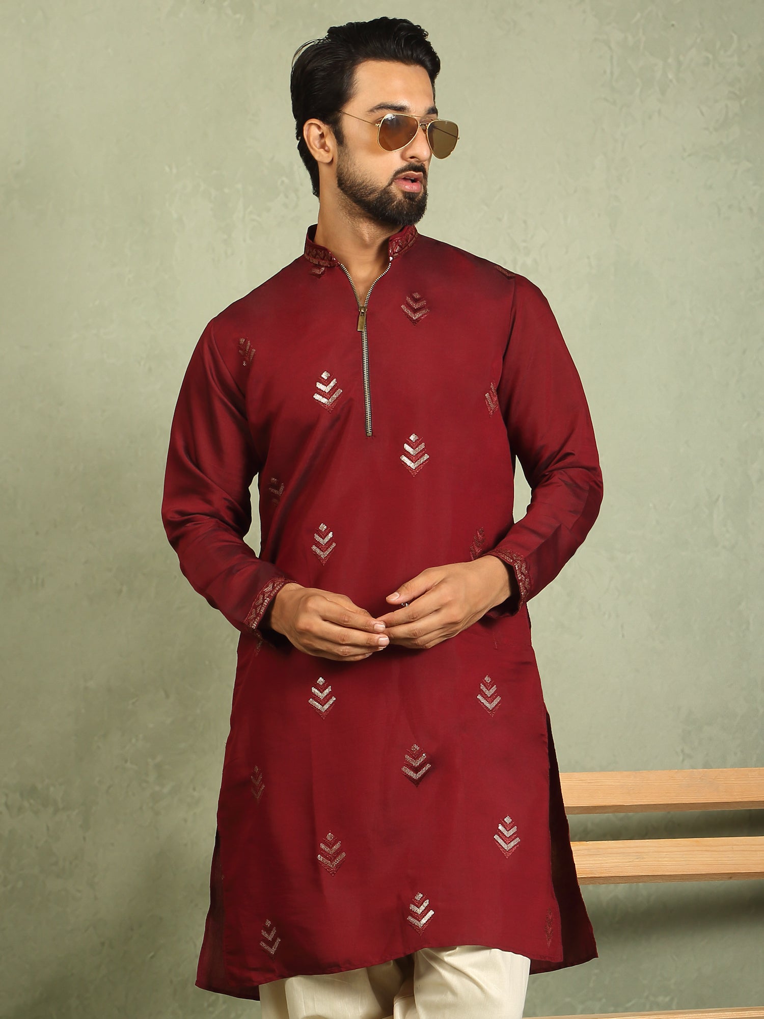 Men Cotton Silk Ethnic Motifs Zip Closure Kurta