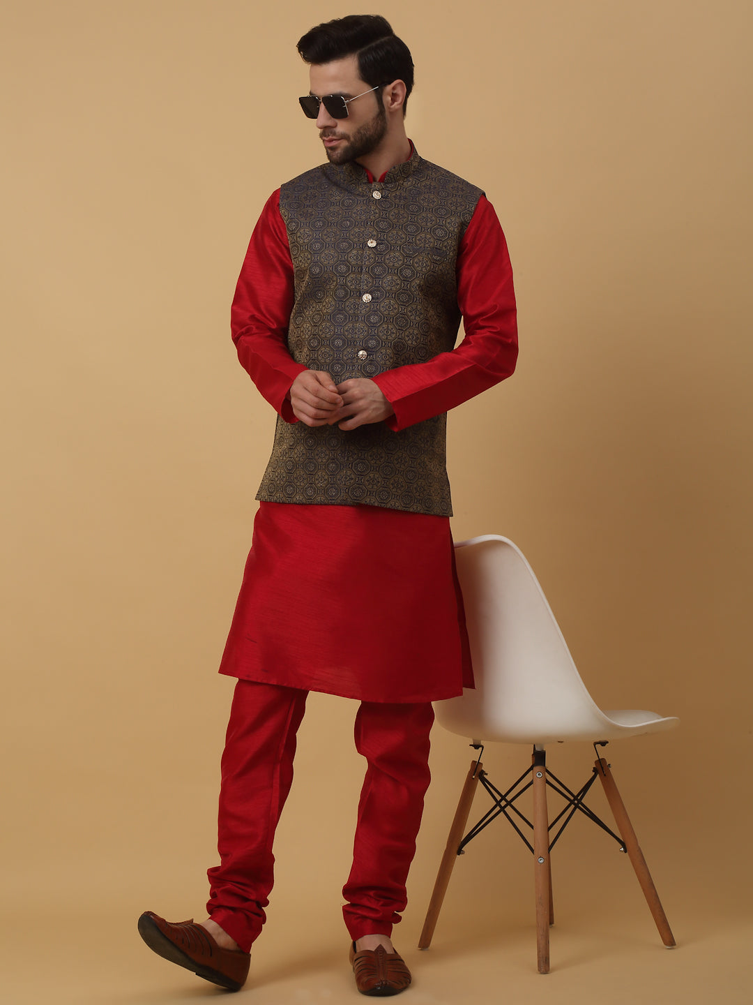 KRAFT INDIA Men's Silk Blend Maroon Kurta, Churidar with Jacquard Bandhani Silk Blend Nehru Jacket Set