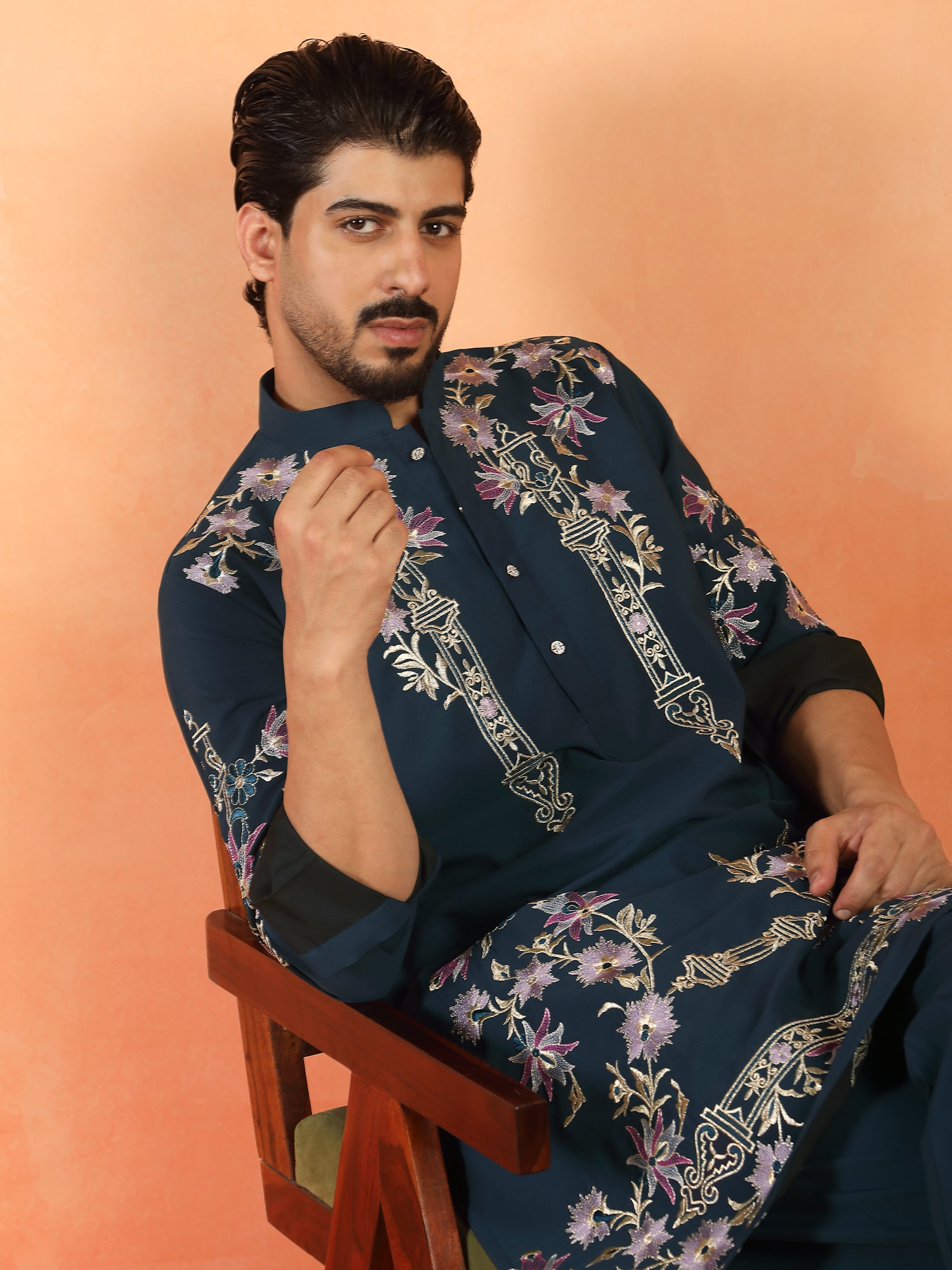 Men's Japanese Fabric Floral Embroidered Design Mandarin Collar Long Kurta