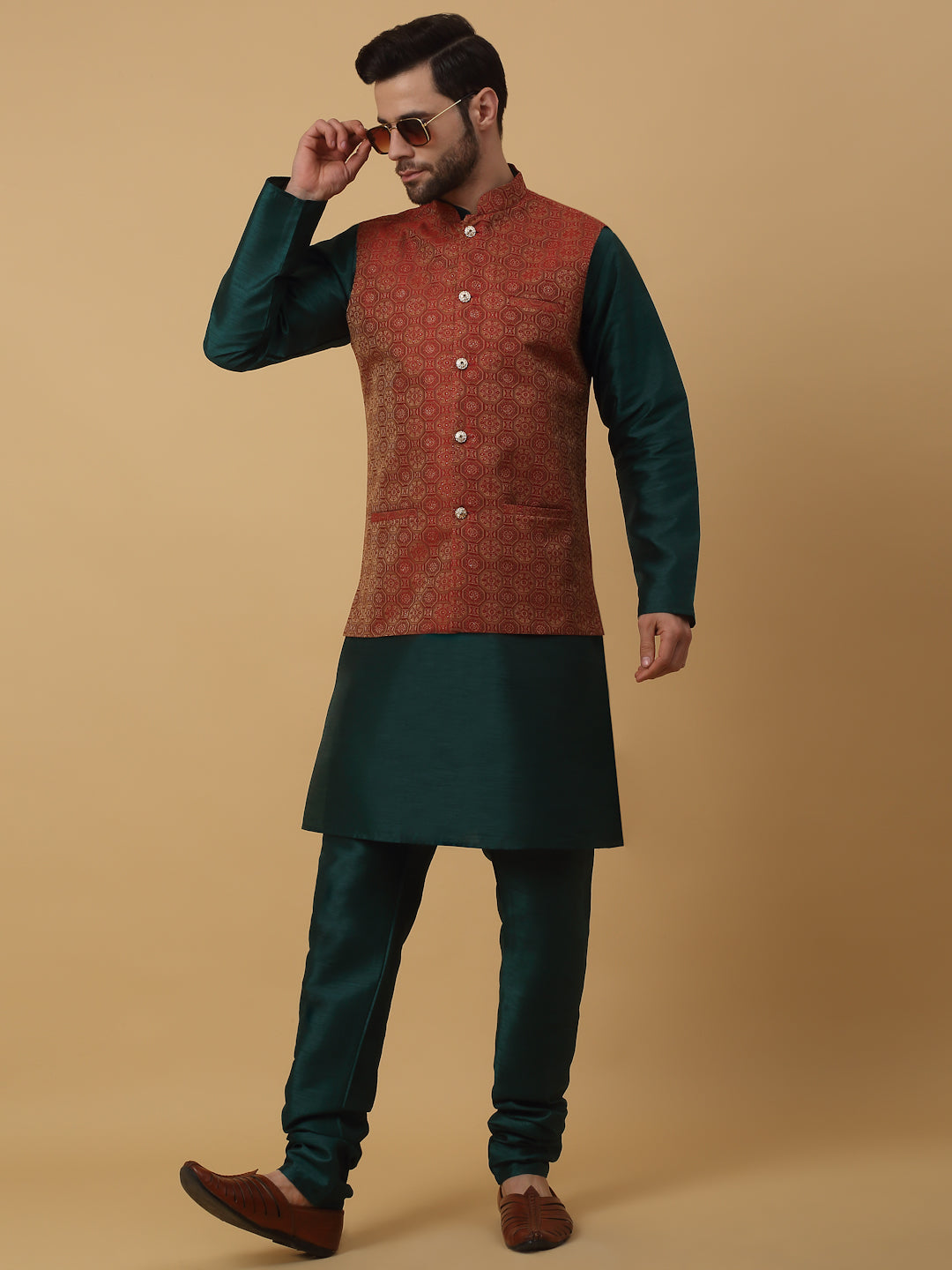 KRAFT INDIA Men's Silk Blend Green Kurta, Churidar with Jacquard Bandhani Silk Blend Nehru Jacket Set