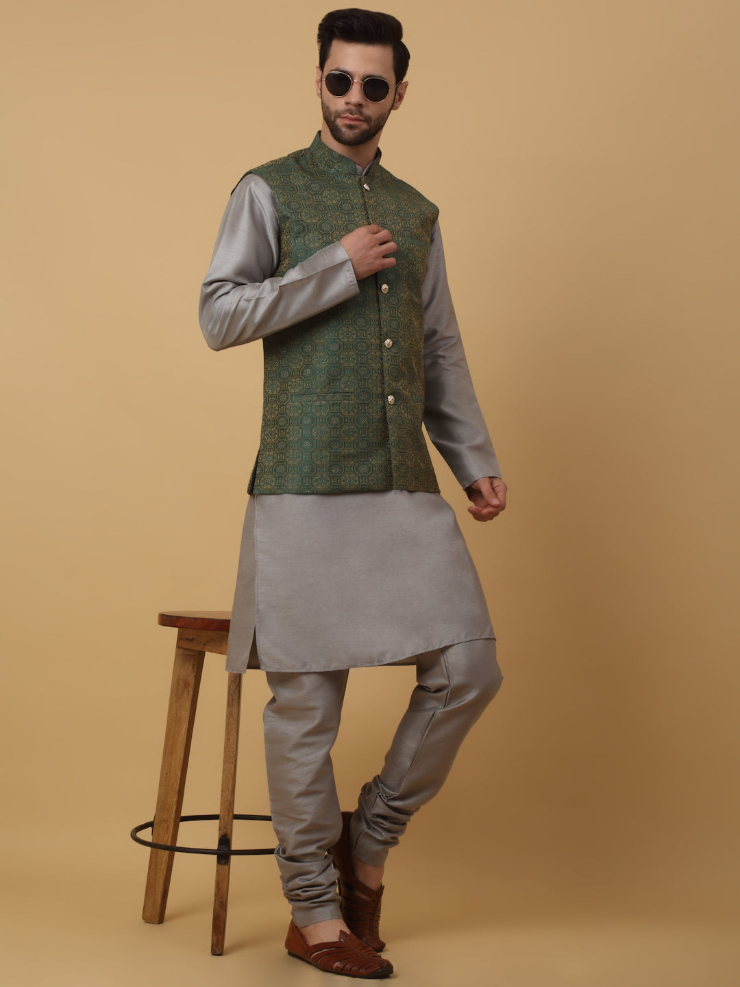 KRAFT INDIA Men's Silk Blend Grey Kurta, Churidar with Jacquard Bandhani Silk Blend Nehru Jacket Set
