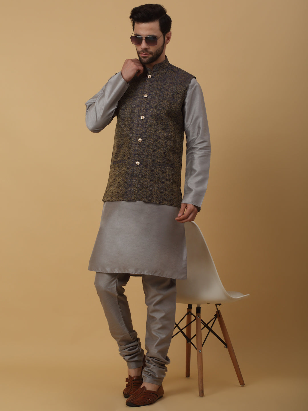 KRAFT INDIA Men's Silk Blend Grey Kurta, Churidar with Jacquard Bandhani Silk Blend Nehru Jacket Set
