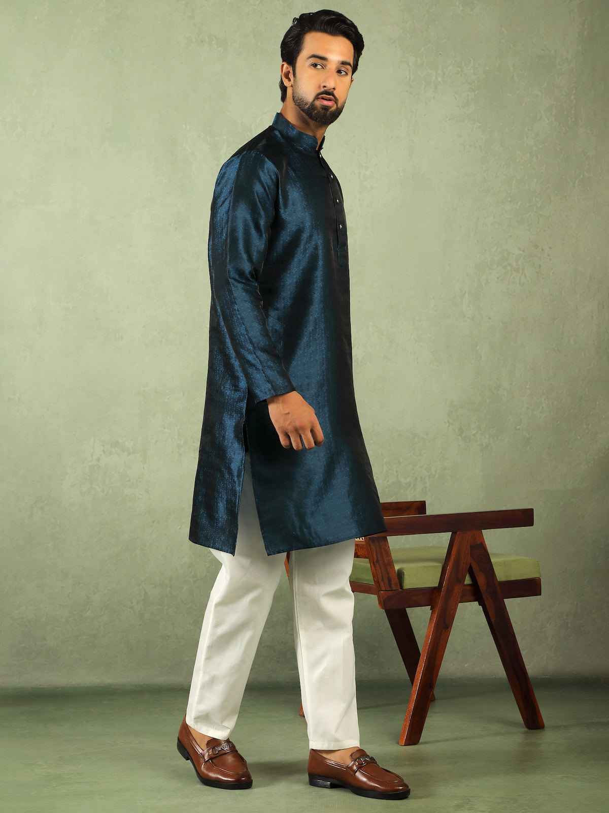 Men Jacquard Floral Mandarin Collor Long Kurta - Navy Blue
