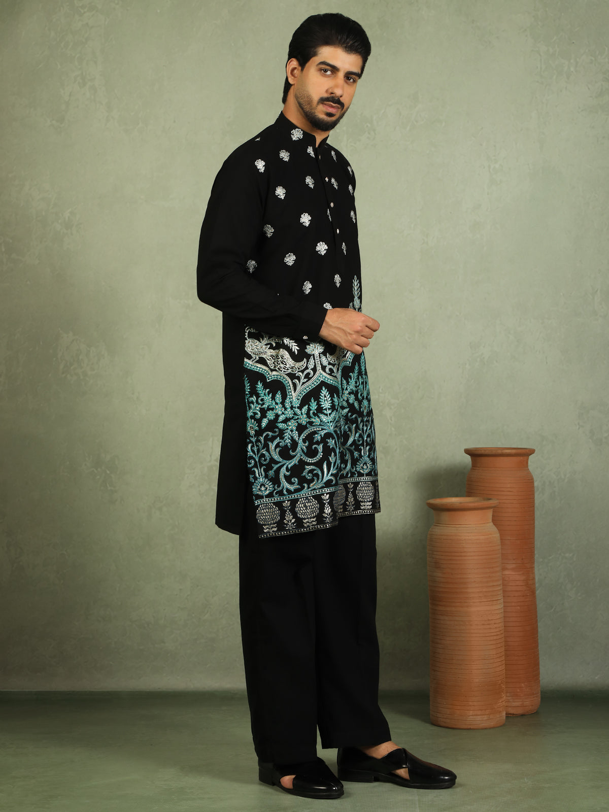 Luxe Men's Japanese Fabric Ethnic Motifs with Zari Birds Embroidered Kurta - Blue