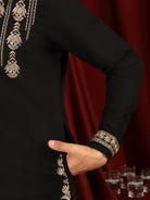 Luxe Men's Japanese Ethnic Motifs Heavy Embroidered with Sequin Work Kurta - Black