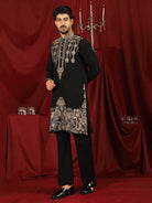 Luxe Men's Japanese Ethnic Motifs Heavy Embroidered with Sequin Work Kurta - Black