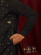 Luxe Men's Japanese Ethnic Motifs Design Golden Foil Work V-Neck Kurta with Trouser Set - Black